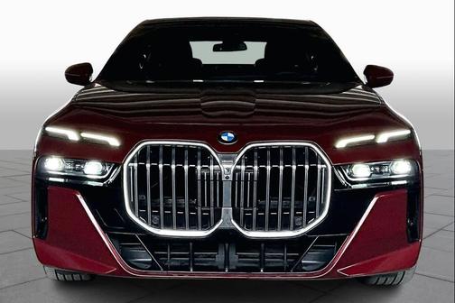 2025 BMW 740 740i