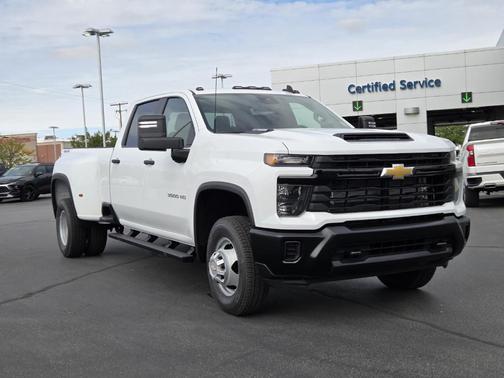 Summit White 2026 Chevrolet Silverado 3500 WT