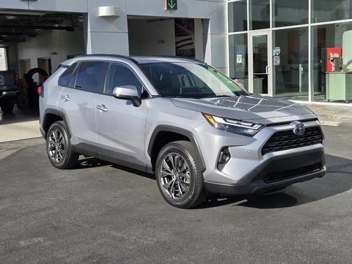 2023 Toyota RAV4 Hybrid XLE Premium