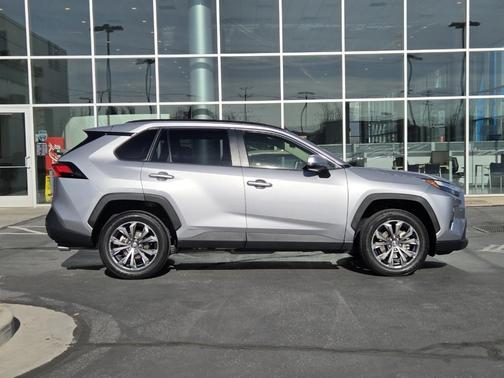 2023 Toyota RAV4 Hybrid XLE Premium