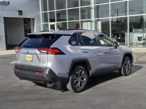 2023 Toyota RAV4 Hybrid XLE Premium