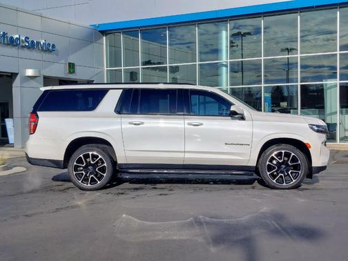 2022 Chevrolet Suburban RST