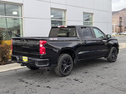 2022 Chevrolet Silverado 1500 Custom