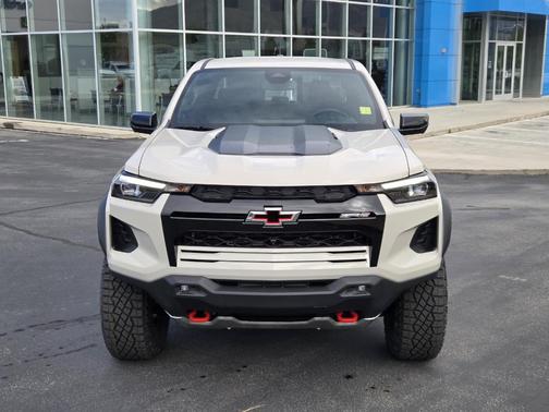 White Sand 2026 Chevrolet Colorado ZR2
