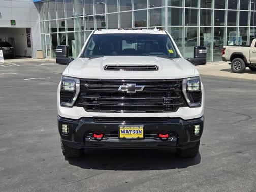 Summit White 2026 Chevrolet Silverado 2500 LTZ