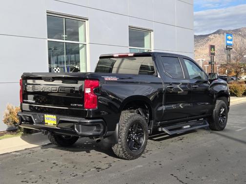 2023 Chevrolet Silverado 1500 Custom Trail Boss