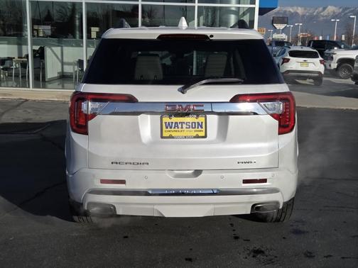 2023 GMC Acadia Denali