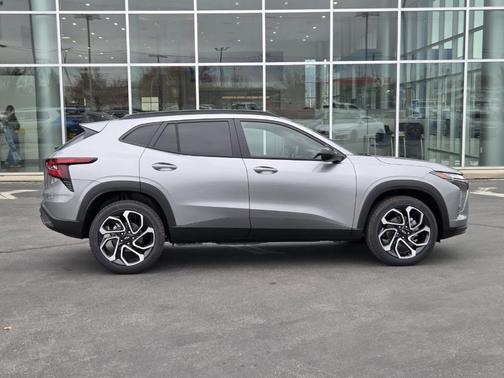 Sterling Gray Metallic 2026 Chevrolet Trax 2RS