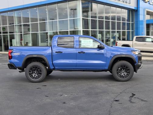 Reef Blue Metallic 2026 Chevrolet Colorado Trail Boss