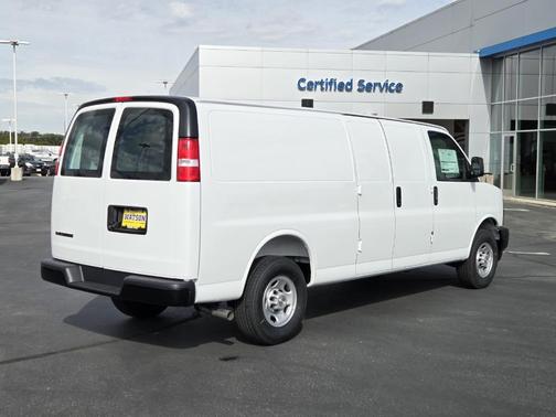Summit White 2026 Chevrolet Express 3500 Work Van