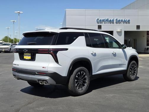 Polar White 2026 Chevrolet Traverse Z71