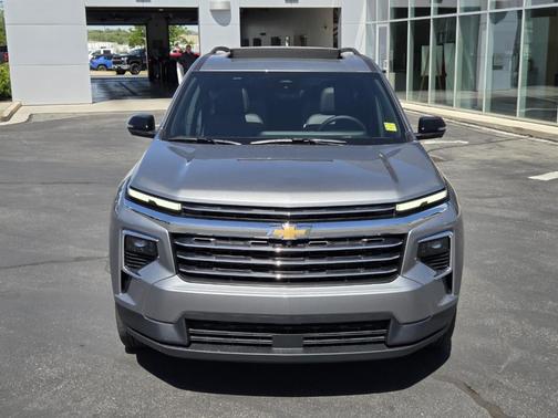 Sterling Gray Metallic 2026 Chevrolet Traverse LT