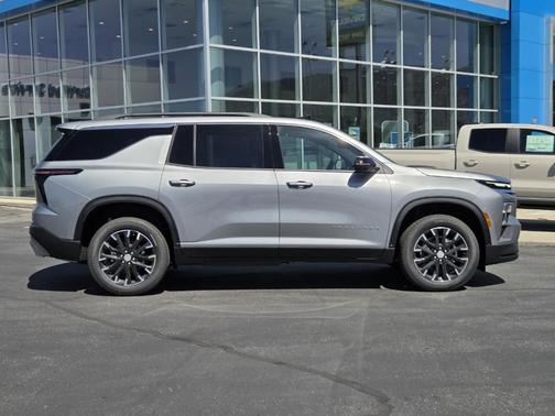 Sterling Gray Metallic 2026 Chevrolet Traverse LT
