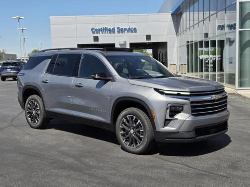 Sterling Gray Metallic 2026 Chevrolet Traverse LT