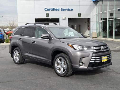 Gray 2018 Toyota Highlander Limited