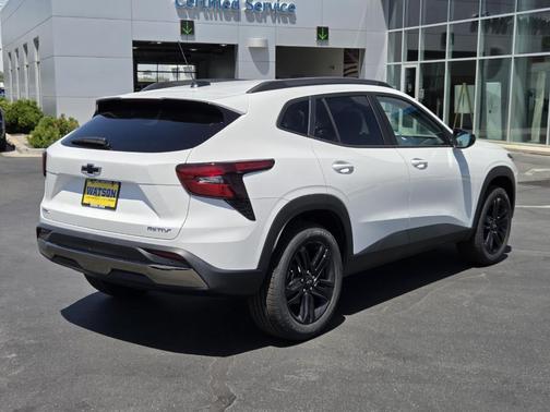 Summit White 2026 Chevrolet Trax ACTIV