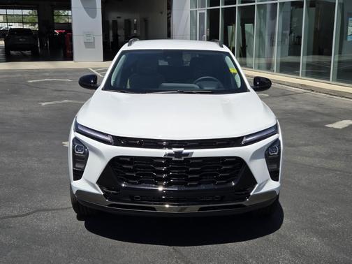 Summit White 2026 Chevrolet Trax ACTIV