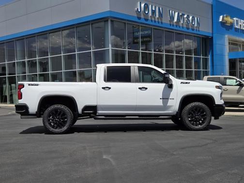 Summit White 2026 Chevrolet Silverado 3500 LT
