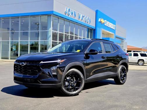 Mosaic Black Metallic 2026 Chevrolet Trax LT