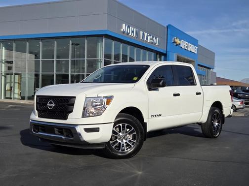 2024 Nissan Titan SV