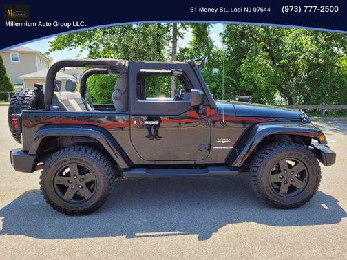 Photo 5 of 66 of 2008 Jeep Wrangler Sahara