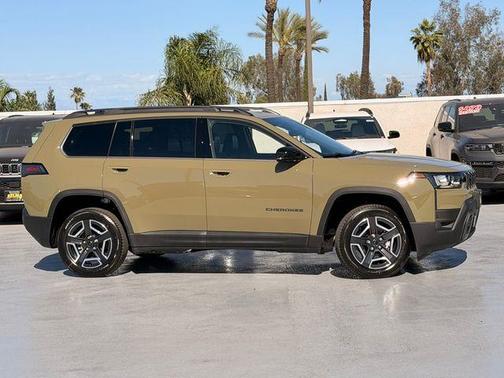 41 2026 Jeep Cherokee LAREDO/LIMITED