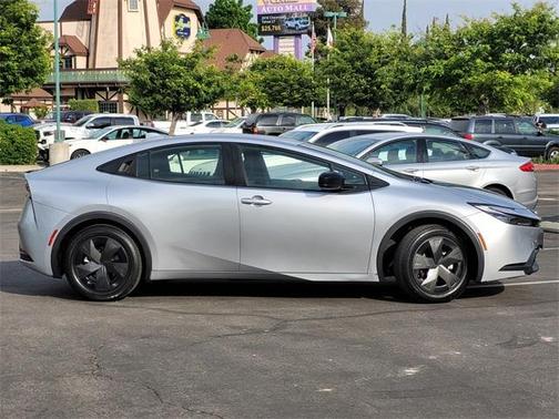2023 Toyota Prius LE