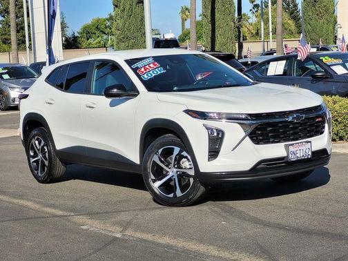 Summit White 2024 Chevrolet Trax 1RS