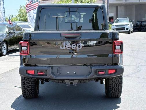 Black Clearcoat 2026 Jeep Gladiator Rubicon