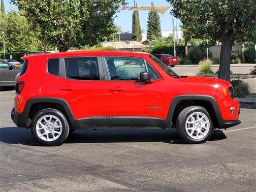 2023 Jeep Renegade Latitude