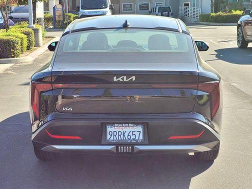 Aurora Black 2025 Kia K4