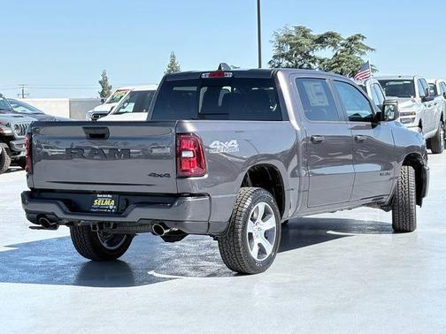 Granite Crystal Clearcoat Metallic 2026 RAM 1500 Express