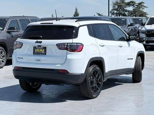 Bright White Clearcoat 2026 Jeep Compass Latitude