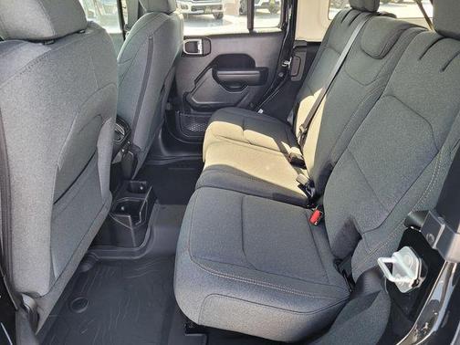 Black Clearcoat 2026 Jeep Wrangler Sport