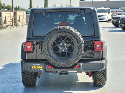 Black Clearcoat 2026 Jeep Wrangler Sport
