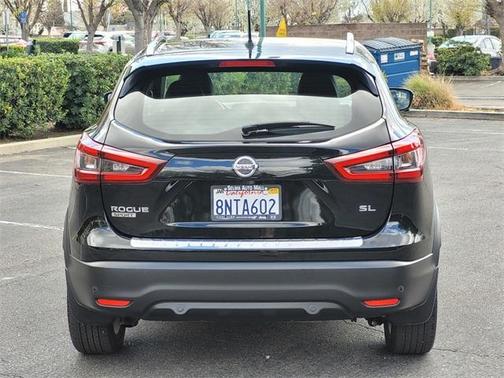 2020 Nissan Rogue Sport SL