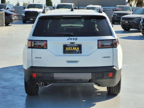 Bright White Clearcoat 2026 Jeep Cherokee LAREDO/LIMITED