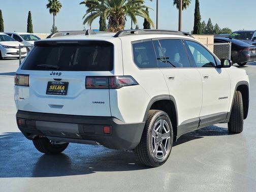 Bright White Clearcoat 2026 Jeep Cherokee LAREDO/LIMITED