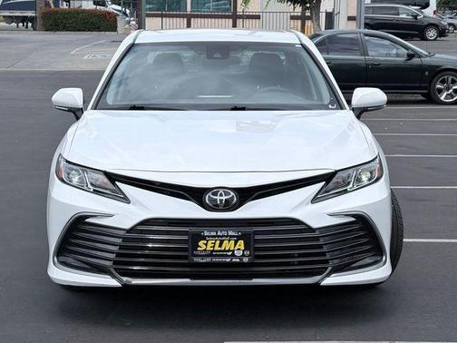 Ice 2024 Toyota Camry LE