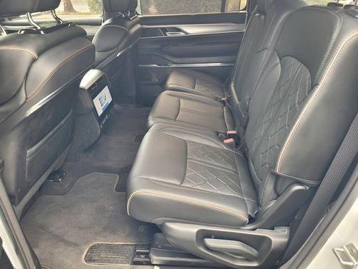 2023 Jeep Grand Wagoneer Series III