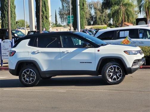 2024 Jeep Compass Trailhawk