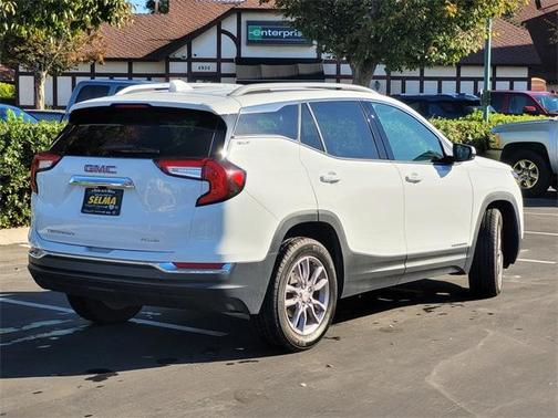 2024 GMC Terrain SLT