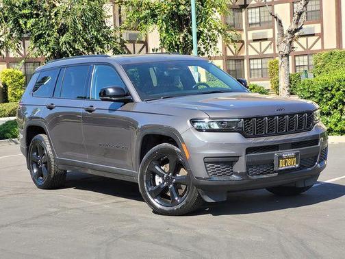 Metallic 2022 Jeep Grand Cherokee L Laredo