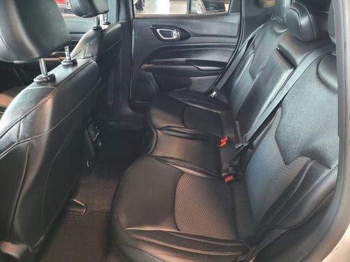 Bright White Clearcoat 2026 Jeep Compass Latitude