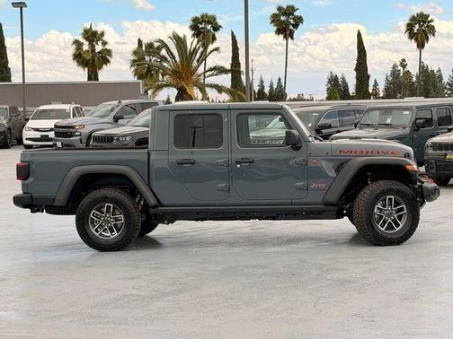 Anvil Clearcoat 2026 Jeep Gladiator Mojave