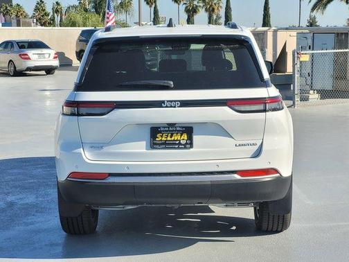 Bright White Clearcoat 2026 Jeep Grand Cherokee Limited