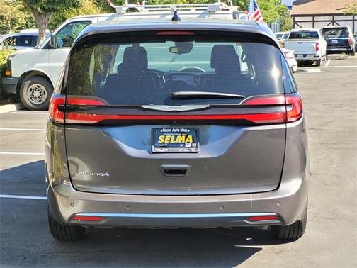 2023 Chrysler Pacifica Touring-L