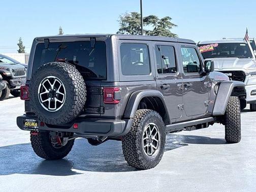 Granite Crystal Clearcoat Metallic 2026 Jeep Wrangler Rubicon