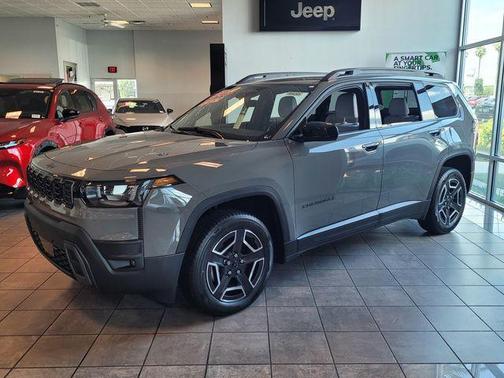 Sting Gray Clearcoat 2026 Jeep Cherokee LAREDO/LIMITED
