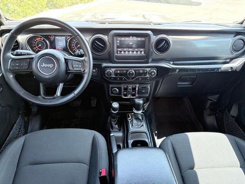 Crystal Metallic 2022 Jeep Wrangler Unlimited Sport